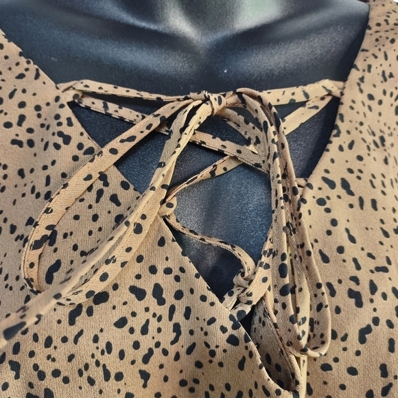 Shein Women's Black Brown Animal Print V-Neck Top Blouse Sz 1XL - Picture 8 of 11